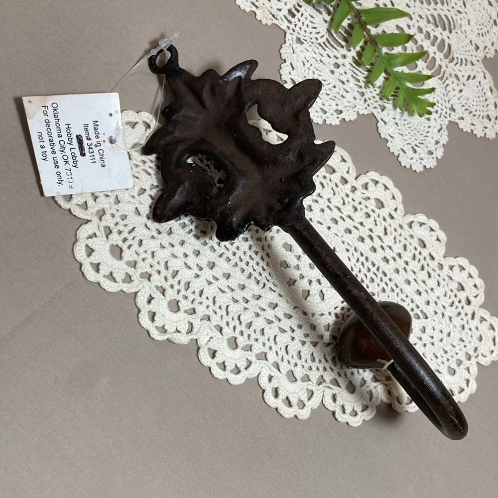 NWT Cast Iron Wall Hooks Set Of 3